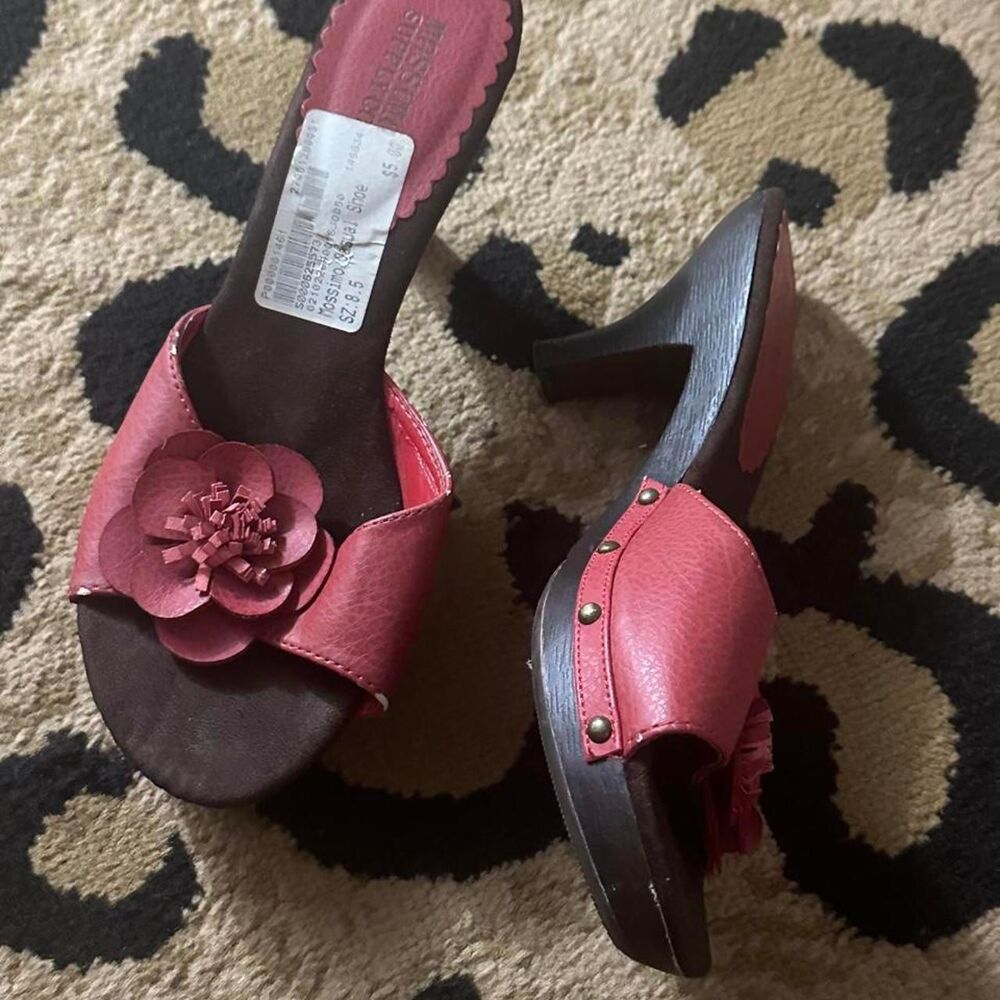 Mossimo Women's Burgundy and Red Sandals